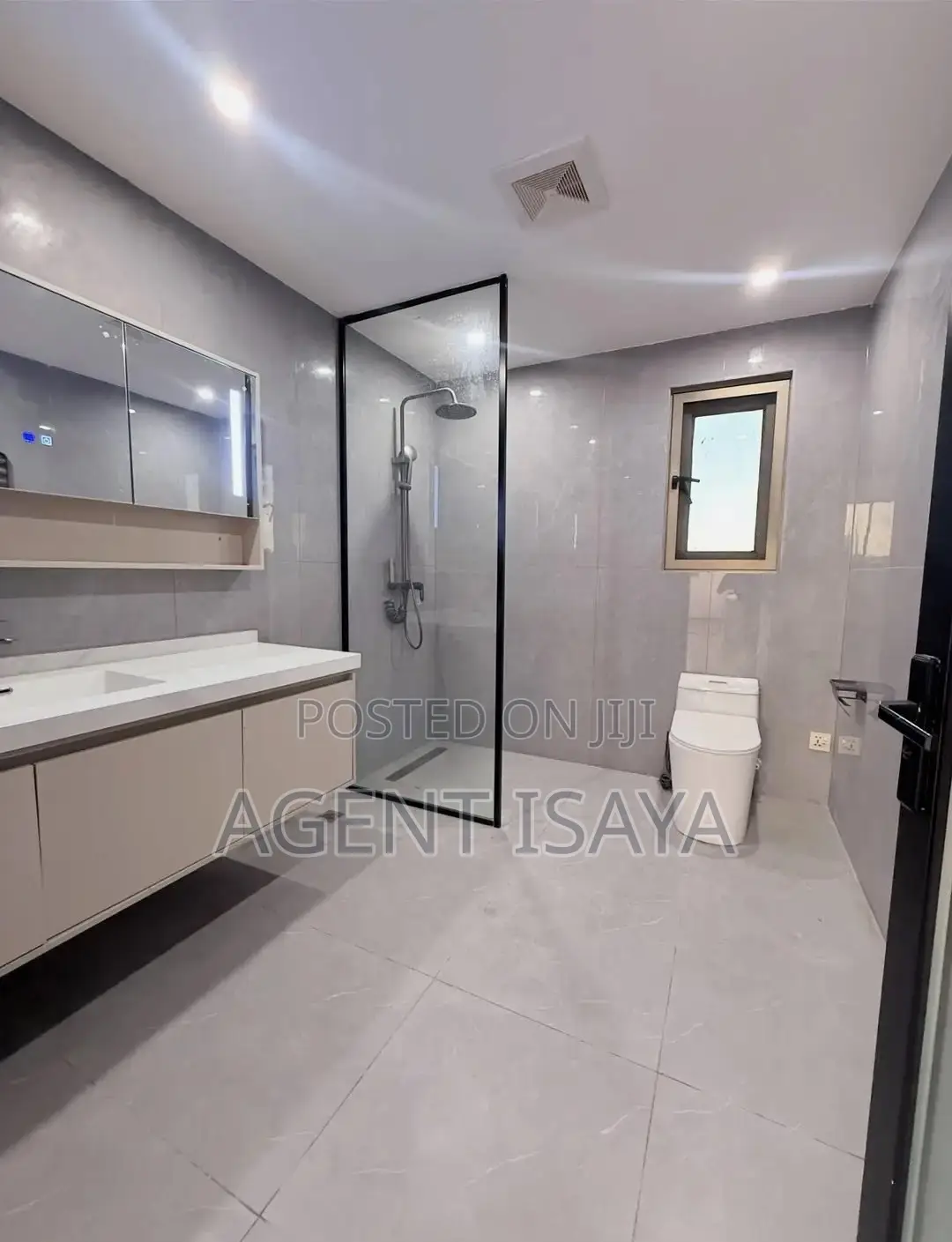 Furnished 3bdrm Apartment in Oyster Bay for sale in Oyster Bay