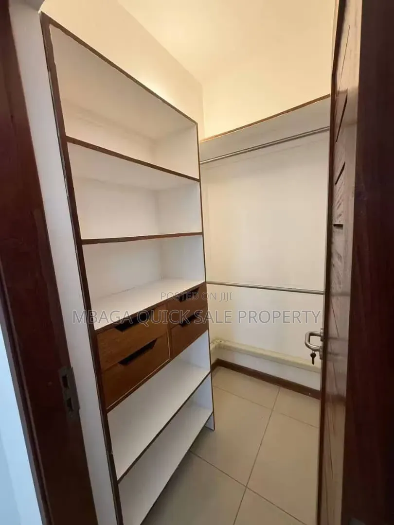 4bdrm Apartment in Oyster Bay for rent in Oyster Bay