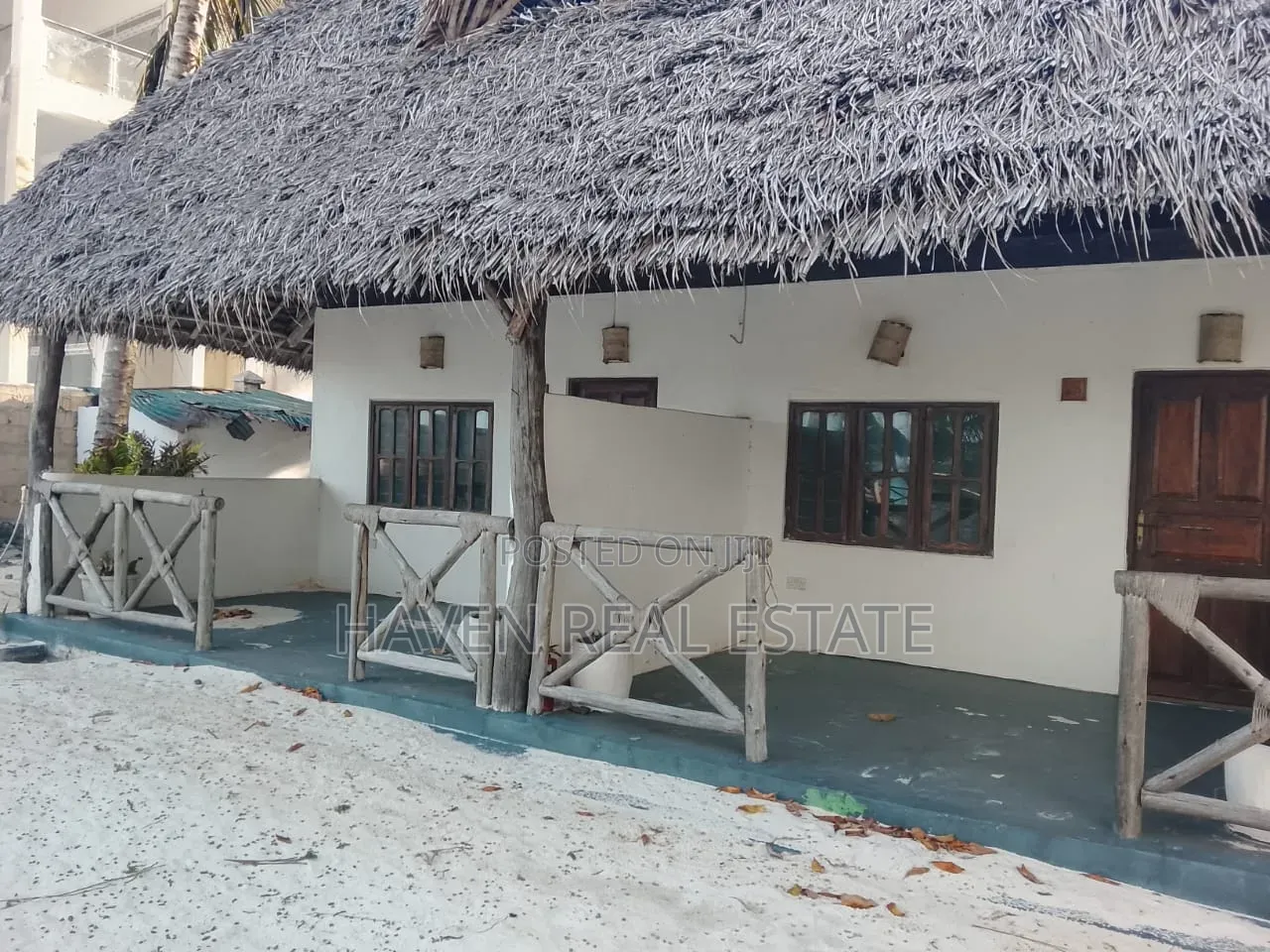12bdrm House in Kati for sale in Kati