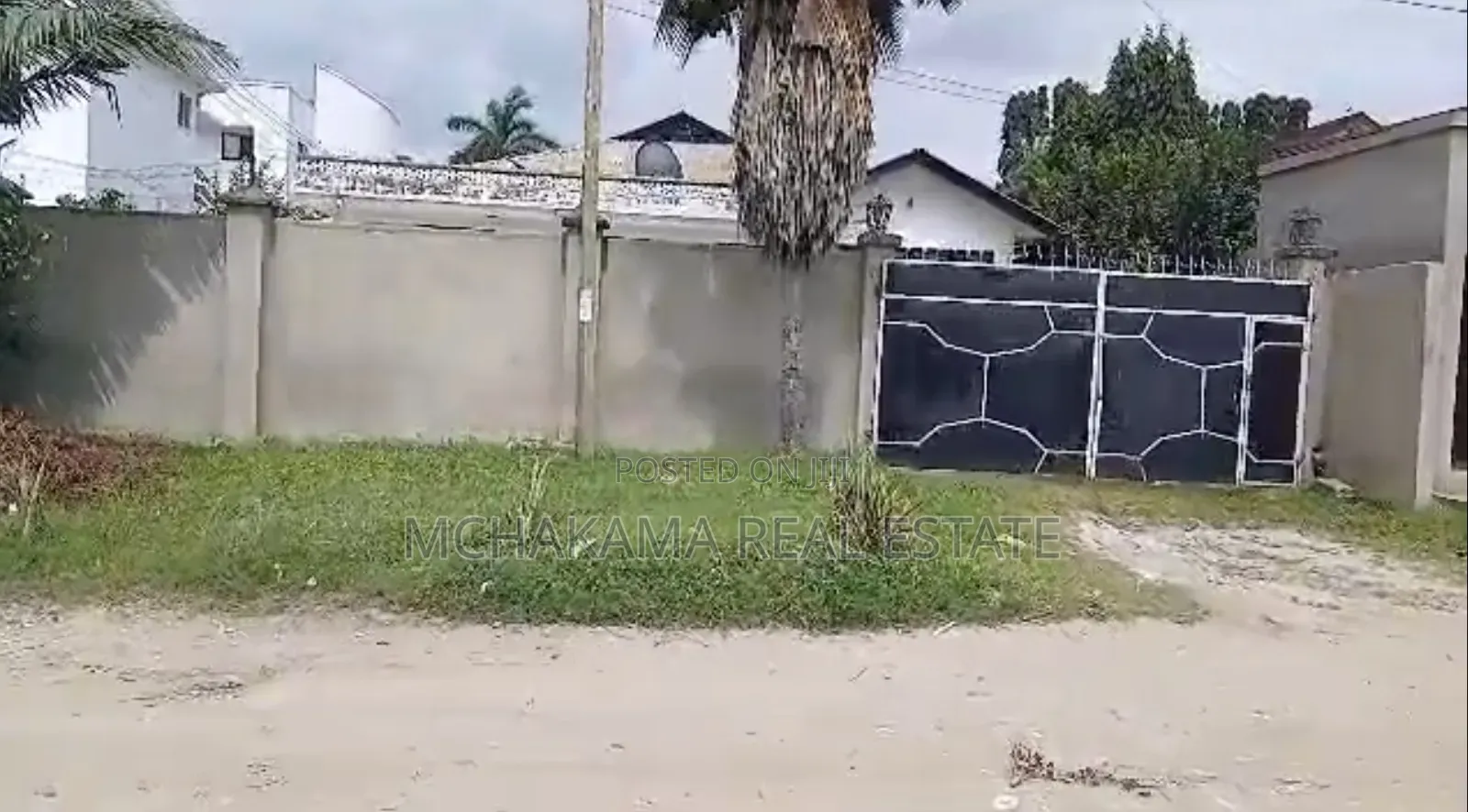 3bdrm House in Mchakama Real Estate, Mbezi Beach for sale in Mbezi Beach