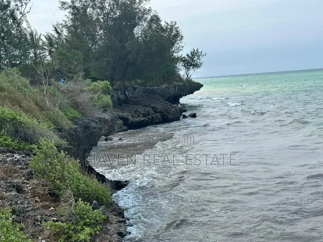 Beach Plot for Sale at Uroa Zanzibar in Kati