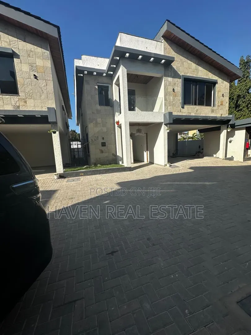 4bdrm Villa in Oyster Bay for rent in Oyster Bay